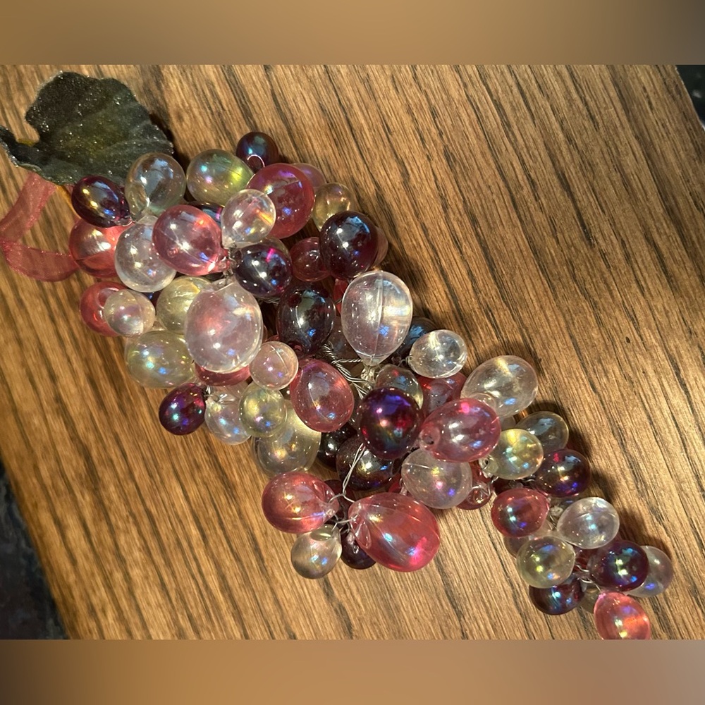 Vintage grape cluster